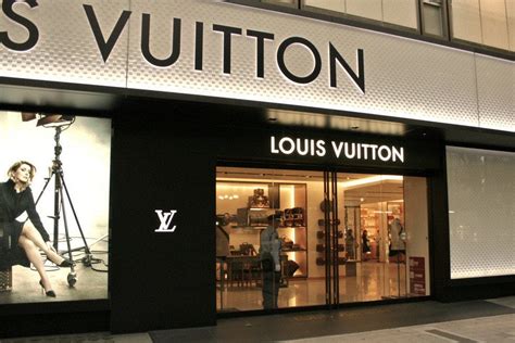 louis vuitton rome reviews.